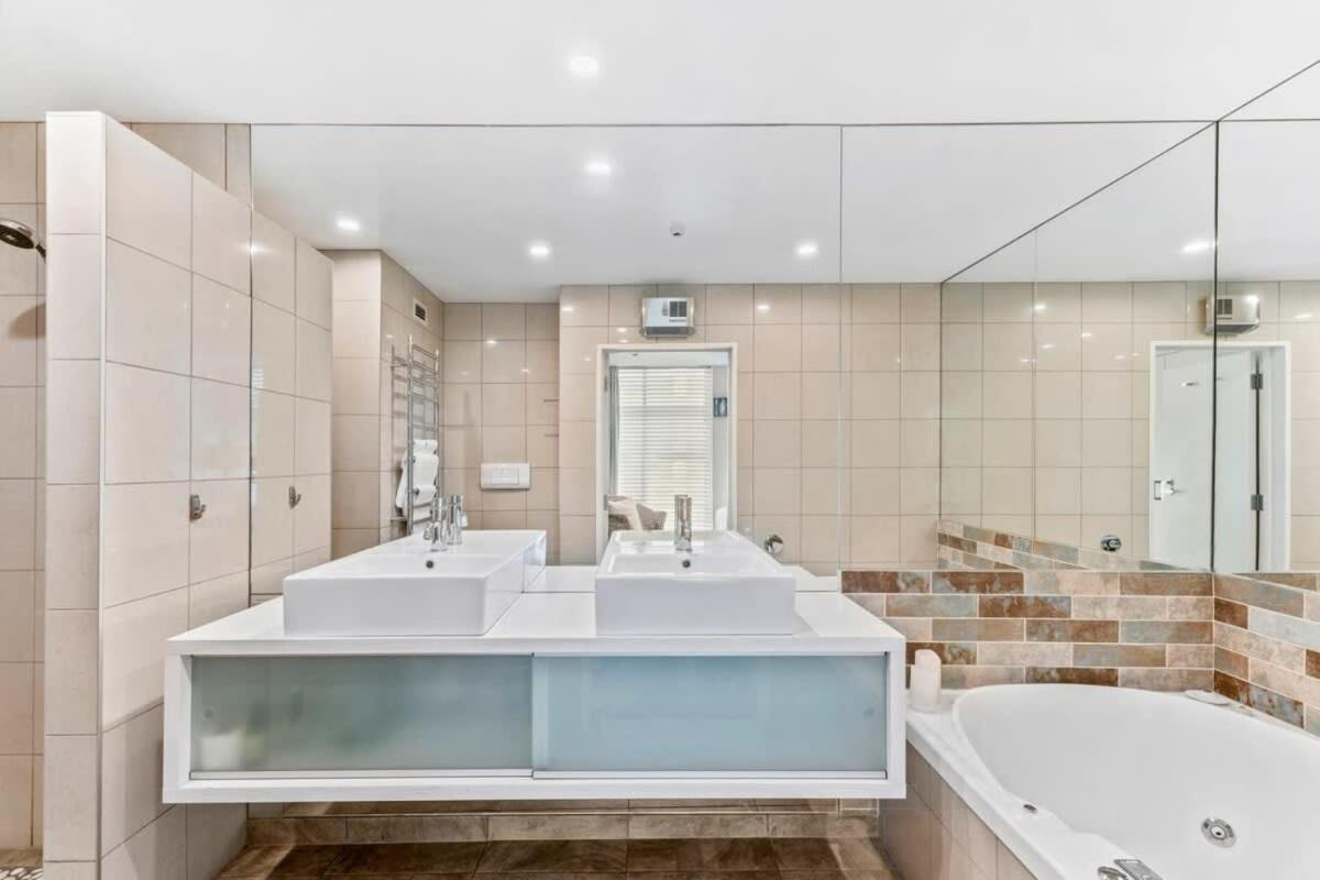 Pembroke Luxury Apartment Wanaka Eksteriør billede